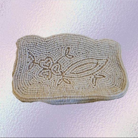 Bags By Debbie Handbags - Bags By Debbie Vintage Handmade Beaded White Clutch